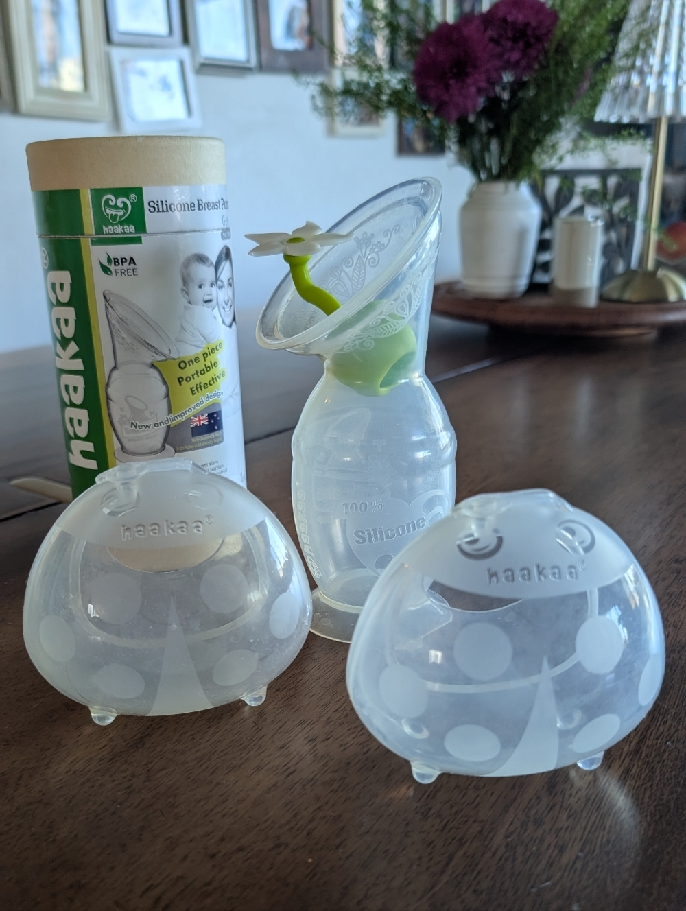 Haakaa Silicone Breast Pump + 2 Ladybug milk Collectors